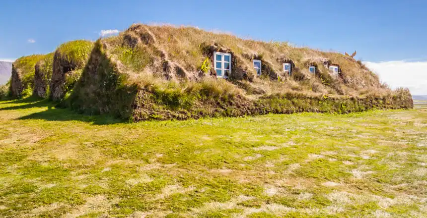 Wiesenh&auml;user in Glaumbaer in Island