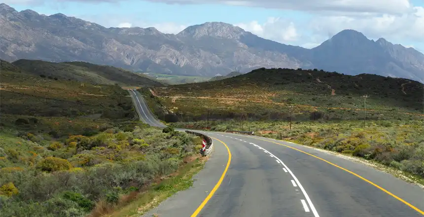 Garden Route S&uuml;dafrika mit Blick auf die Berge