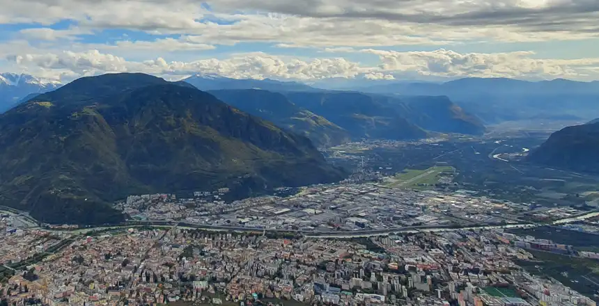 Panoramablick auf Bozen in S&uuml;dtirol